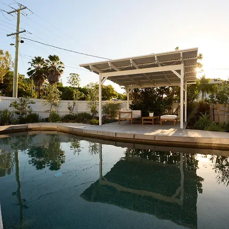 Tugun Retreat - 5Brm Home With Pool!-3
