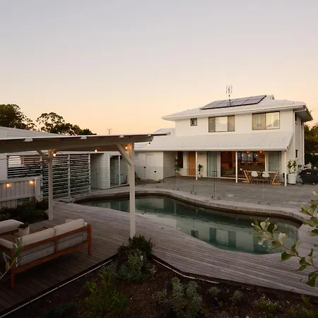 Tugun Retreat - 5Brm Home With Pool!-2